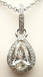 e8863 GIA certified 2.01ct pear shaped diamond pendant