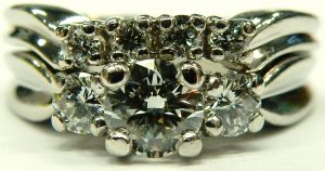 e9962-platinum-three-stone-diamond-ring-set