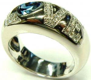 e10207-18-karat-white-gold-chopard-love-ring-sapphire-diamond
