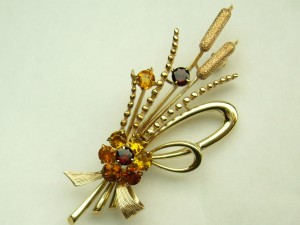 e7692 cattail brooch 9kt