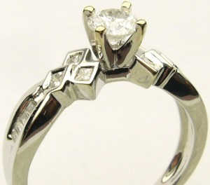 e8077.1 18kt 0.60ct tw ring