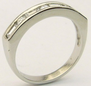 e8148.1 platinum diamond anniversary ring