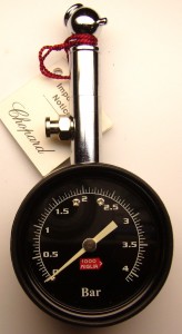 e8258.3 Chopard tire pressure gauge 