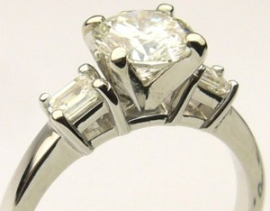 e8284.2 1.35ct. tw eng ring