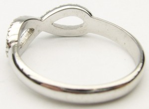 D16110 Diamond infinity ring
