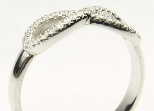 D16110 Infinity ring
