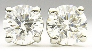 e9108 0.58ct. tw diamond studs