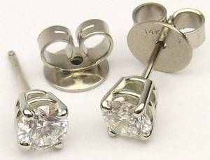 e9108.1 0.58ct. tw diamond studs