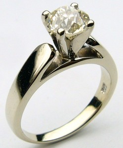 e9152.3 1.13ct. SI2-L European cut solitaire