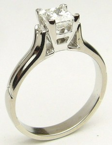 e9191.1 0.70ct. VS2-G princess cut diamond ring
