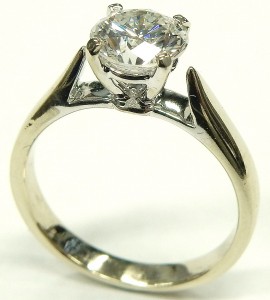 e9024 SI2-F GIA 18kt. solitaire