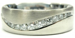 e9411 18kt diamond wave ring