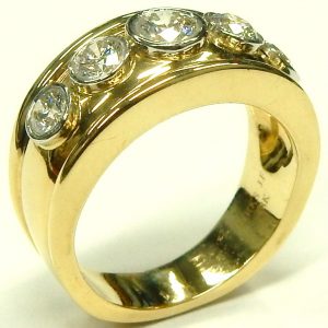 e9445 Cavelti BIRKS 18 karat platinum diamond ring