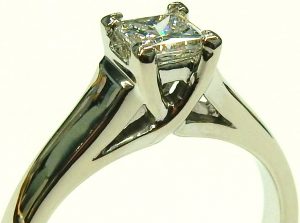 e9617 0.44ct. Maple leaf diamond ring Canadian