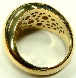 e9866 Links of London heavy 18 karat yellow gold dome ring