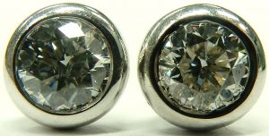 e9870 Roberto Coin diamond stud earrings 18kt white gold