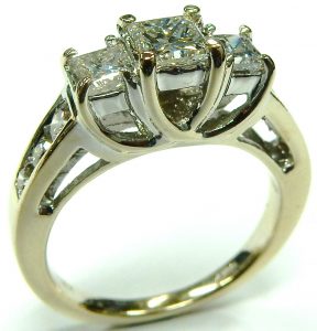 e9944-lucida-three-stone-diamond-ring-18kt-1-25ct-tw