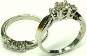 e9962-platinum-three-stone-diamond-engagement-ring-set