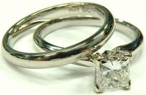 e10052-e10053-0-98ct-si2-g-princess-cut-platinum-solitaire-001