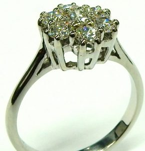 e10095-18-karat-diamond-clustser-0-75ct-tw