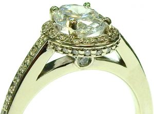 e10147-1-15ct-i1-g-oval-diamond-68046-halo-setting-002