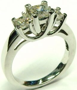 e10164-14kt-three-stone-princess-cut-lucida-001