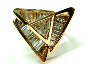 e10204-14kt-1-50ct-tw-triangle-ring-001