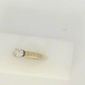 Diamond Wedding/Anniversary Ring 
14 Karat White Wedding/Anniversary Ring 
Finger Size 6 
1 Center Diamond 0.50ct Shape: Round; Clarity: VS1; Colour: H 0.5