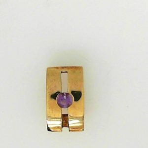 Amethyst Estate Pendant 
14 Karat Yellow Amethyst Pendant 
Gram Weight 2.07 Chain Style: No Chain 
1 Center Amethyst Shape: Round