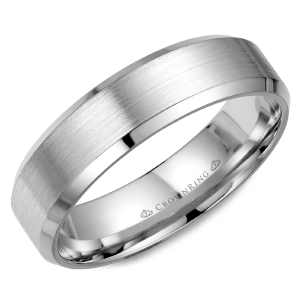 White 18 Karat Satin Band Ring Width 6 mm 
Size: 10