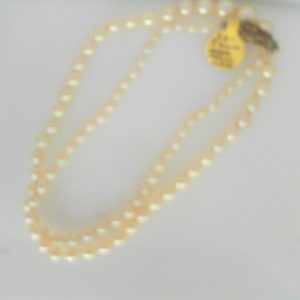 Pearl Estate Pendant 
 Cream Pearl Pendant 
 Chain Style: No Chain Silver White Length: 18in 
 Pearl Shape: Round Colour: Cream