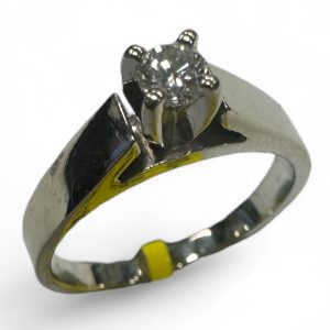 Estate Diamond Engagement Ring
14 Karat White Estate Engagement Ring
Finger Size 4.5 Gram Weight 2.5
1 Center Diamond 0.12ct Shape: Round; Clarity: SI1; Colour: J 0.12