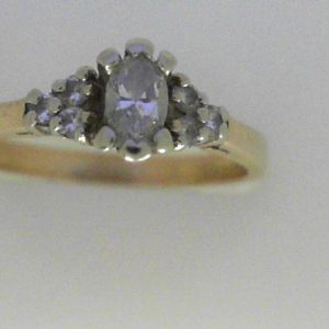 Estate Diamond Engagement Ring
14 Karat Yellow/White Estate Engagement Ring
Finger Size 6.5 Gram Weight 2.3
Center Diamond Shape: Various Shapes; Clarity: VS; Colour: H 0.35