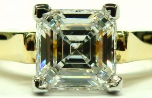 Estate Diamond Engagement Ring
18K/Platinum Yellow/White Estate Engagement Ring Width 2.5mm
Gram Weight 7.1
1 Center Diamond 1.53ct Shape: Square; Clarity: SI2; Colour: F; GIA 2171873349 With 1 Square Diamond 1.53 ctw 3.06