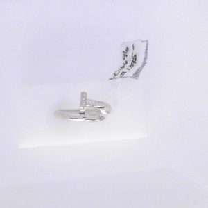 Diamond Dinner Ring - Women's
14 Karat White Dinner Ring
Finger Size 6.5
22 Center Diamonds Shape: Round 0.13