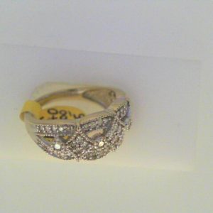 Estate Diamond Dinner Ring - Women's 
10 Karat White Estate Dinner Ring Width 2.3mm 
Finger Size 7 Gram Weight 4.1 
 Center Diamond Shape: Round; Clarity: I1; Colour: H/I 0.5