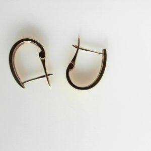 Estate Diamond Earrings
10 Karat Yellow Estate Diamond Earrings
Gram Weight 2.74
18 Center Diamonds Shape: Round 0.2