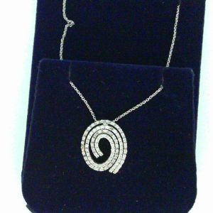 Estate Diamond Pendant/Necklace
18 Karat White Estate Diamond Pendant
Gram Weight 5.6 Chain Style: Rolo 18 Karat White 16
Center Diamond Shape: Round; Clarity: VS1; Colour: H 0.5