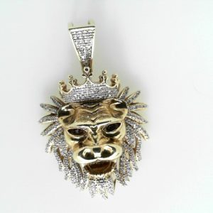 Estate Diamond Pendant/Necklace
10 Karat Yellow Estate Diamond Pendant
Gram Weight 9.2 Chain Style: No Chain