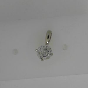 Estate Diamond Pendant/Necklace
14 Karat White Estate Diamond Pendant
Chain Style: No Chain
1 Center Diamond 0.89ct Shape: Round; Clarity: I2; Colour: G/H 0.89