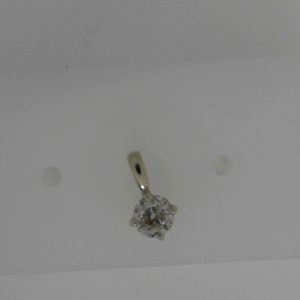 Estate Diamond Pendant/Necklace
14 Karat White Estate Diamond Pendant
Chain Style: No Chain
1 Center Diamond 0.52ct Shape: Old Mine Cut; Clarity: I2; Colour: H/I 0.52