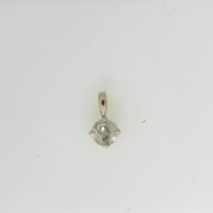 Estate Diamond Pendant/Necklace
14 Karat Yellow/White Estate Diamond Pendant
Gram Weight 3.31 Chain Style: No Chain
1 Center Diamond 1.09ct Shape: Round; Clarity: I3; Colour: J 1.09