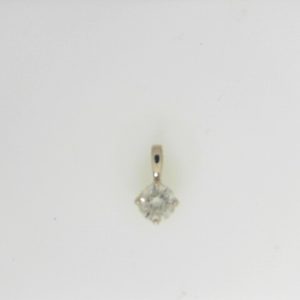 Estate Diamond Pendant/Necklace
14 Karat White Estate Diamond Pendant
Gram Weight 5 Chain Style: No Chain
1 Center Diamond 1.06ct Shape: Round; Clarity: I2; Colour: D 1.06