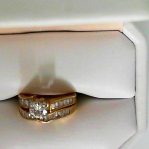 Estate Loose Diamond
1 Diamond 0.41tw Shape: Round Clarity: VS Colour: I