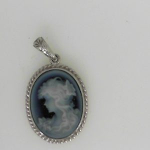 10 Karat White
Gram Weight 4.25 Chain Style: No Chain