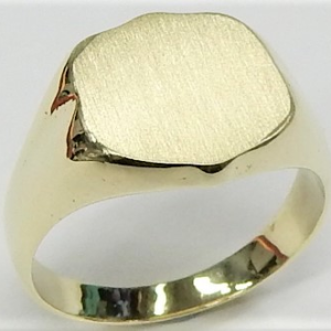 Yellow 14 Karat Polished Signet Estate Ring 
Size: 4.75 
Gram Weight 5.2 gr