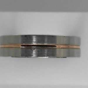 Rose/White 14 Karat Sandpaper Band Estate Ring Width 6.2 mm
Size: 13
Gram Weight 6.92 gr