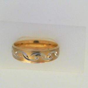 Yellow/White 10 Karat Engraved Band Ring
Size: 10
Gram Weight 5.2 gr
