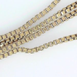 Yellow 18 Karat Polished Box Estate Chain
Length 26 in
Gram Weight 14.19 gr