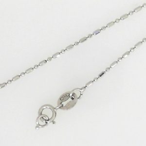 White 18 Karat Polished Bead Estate Chain
Length 18 in
Gram Weight 2.04 gr